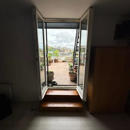Private Floor With Rooftop Terrace *